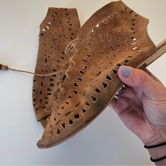 Matisse x Ascot Friday Boheme Moccasin Fringe Cut Out Brown Suede Sandals Tan 7 - Picture 3 of 7